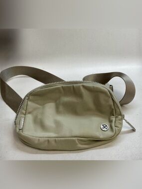 Lululemon Everywhere Belt Bag 1L Artifact Tan Nylon Crossbody Fanny Pack👛✨